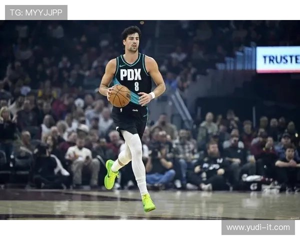 阿夫迪亚首节火力全开6投4中三分命中2个轻松拿下12分3篮板